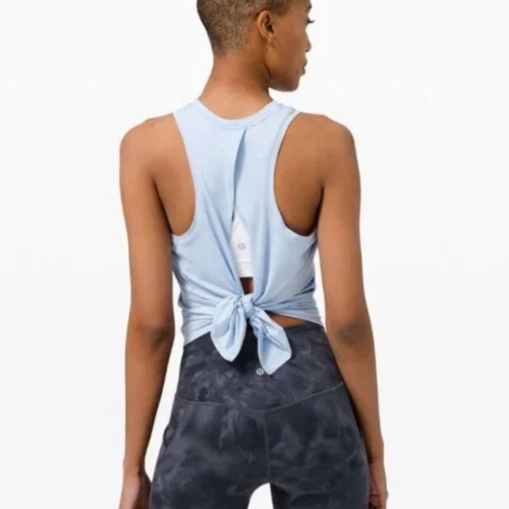 Lululemon Lightweight Split-Back Training Tank To… - image 4